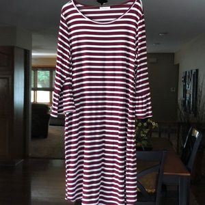 Les amis 3/4 sleeve cranberry and cream dress